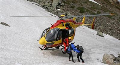 Hélicoptère EC145 en montagne